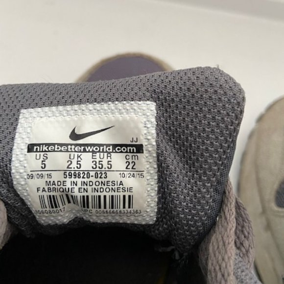 Nike Air Runners, Ladies 5/ Youth 3.5 - Picture 4 of 6